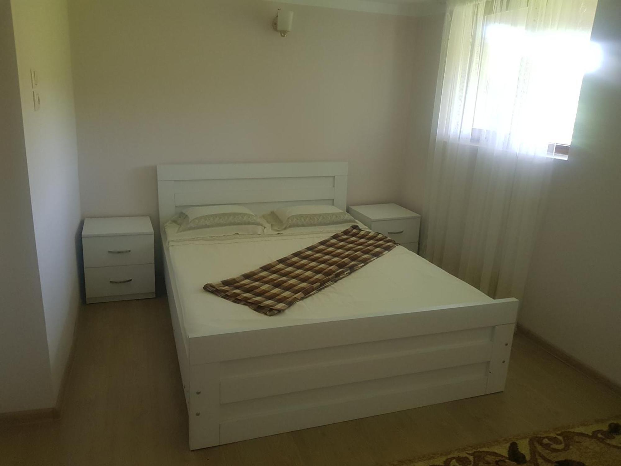 Hotel Shaumiani Kutaisi Zewnętrze zdjęcie