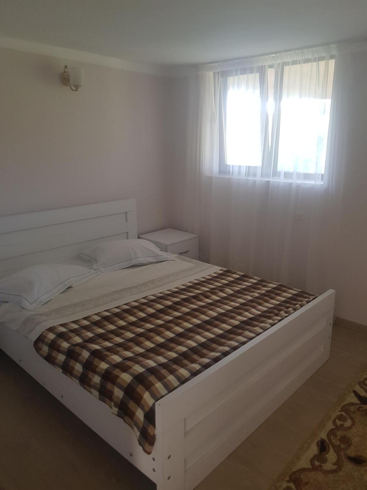 Hotel Shaumiani Kutaisi Zewnętrze zdjęcie